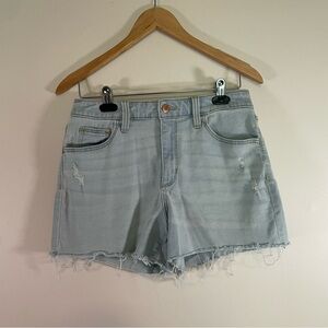 Women’s Universal Thread High rise midi shorts Size 10 Light Wash